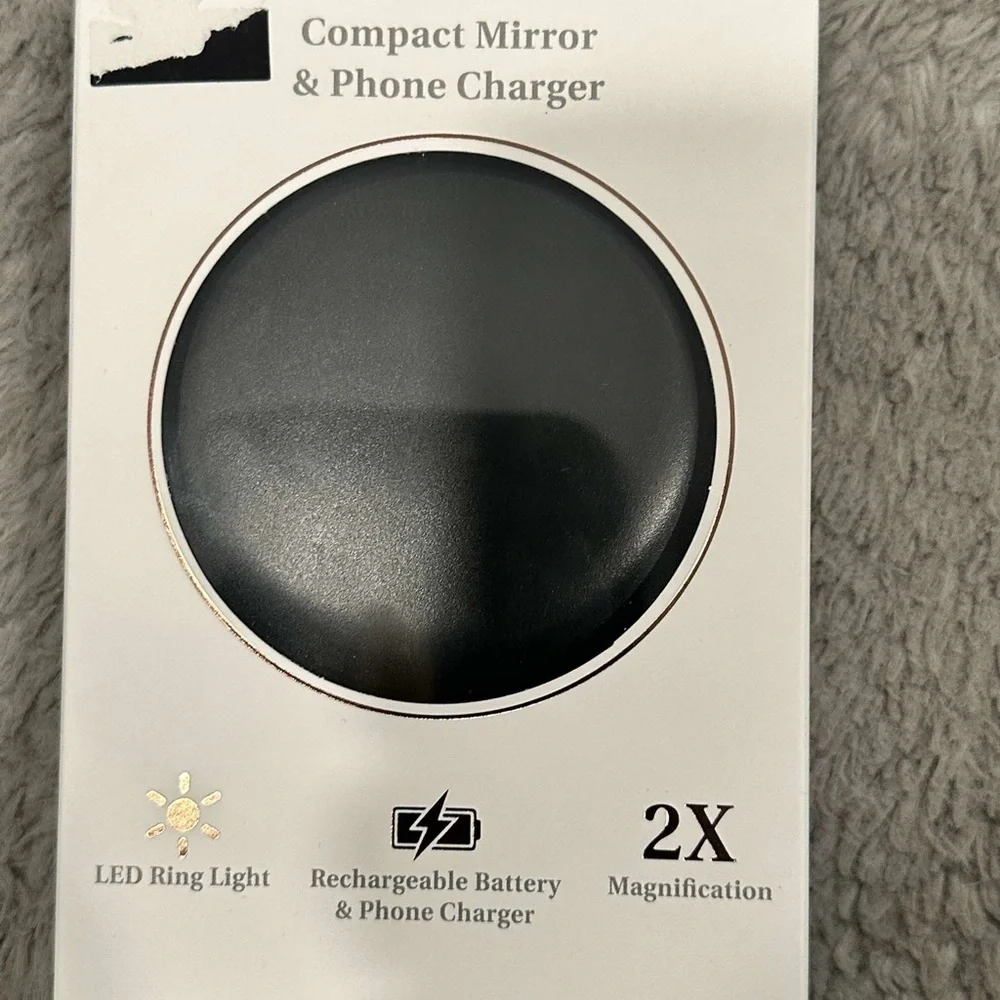 Compact Mirror with LED Ring Light and Rechargeable Battery